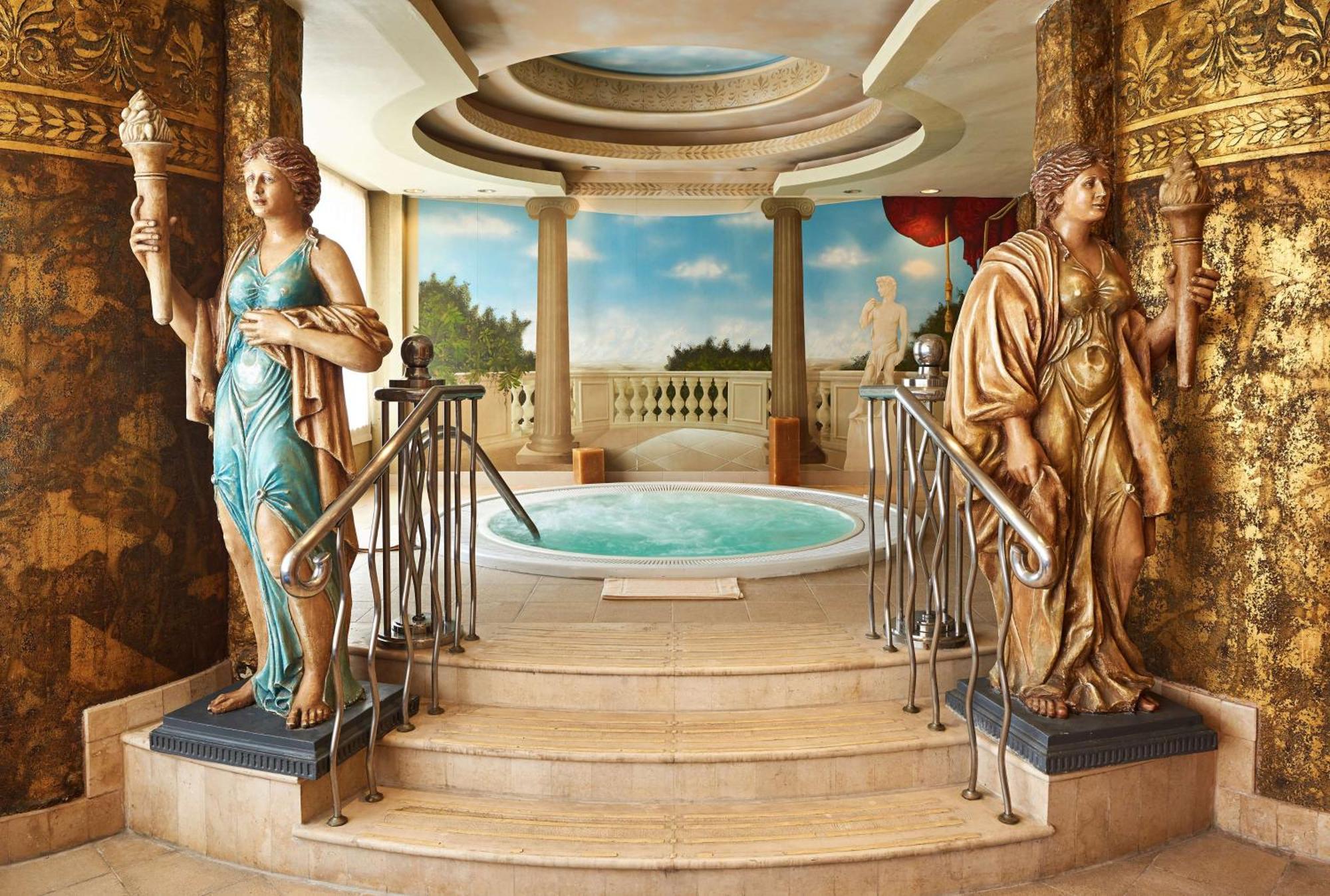 ホテル グランド ナイル タワー カイロ エクステリア 写真 The spa at the Taj Mahal Palace, Mumbai