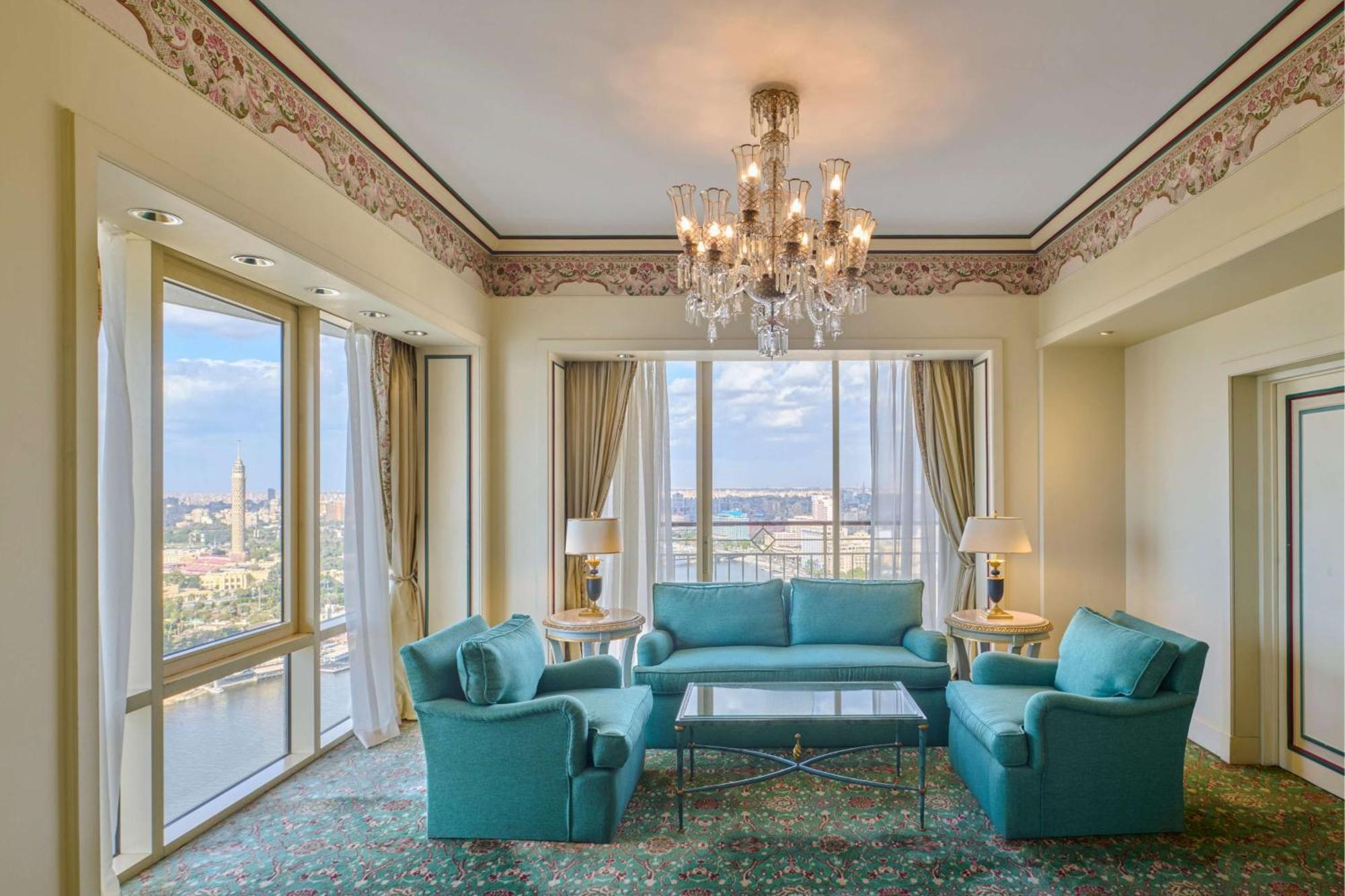 ホテル グランド ナイル タワー カイロ エクステリア 写真 A suite at the hotel